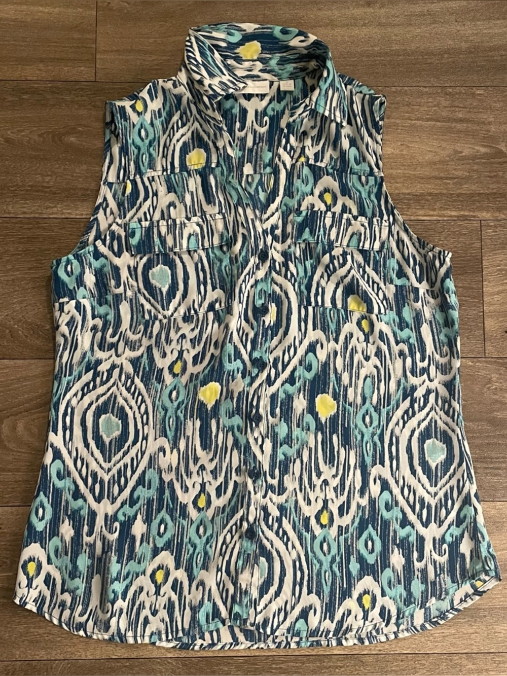 New York and Company Blue Sleeveless Button Down Vneck